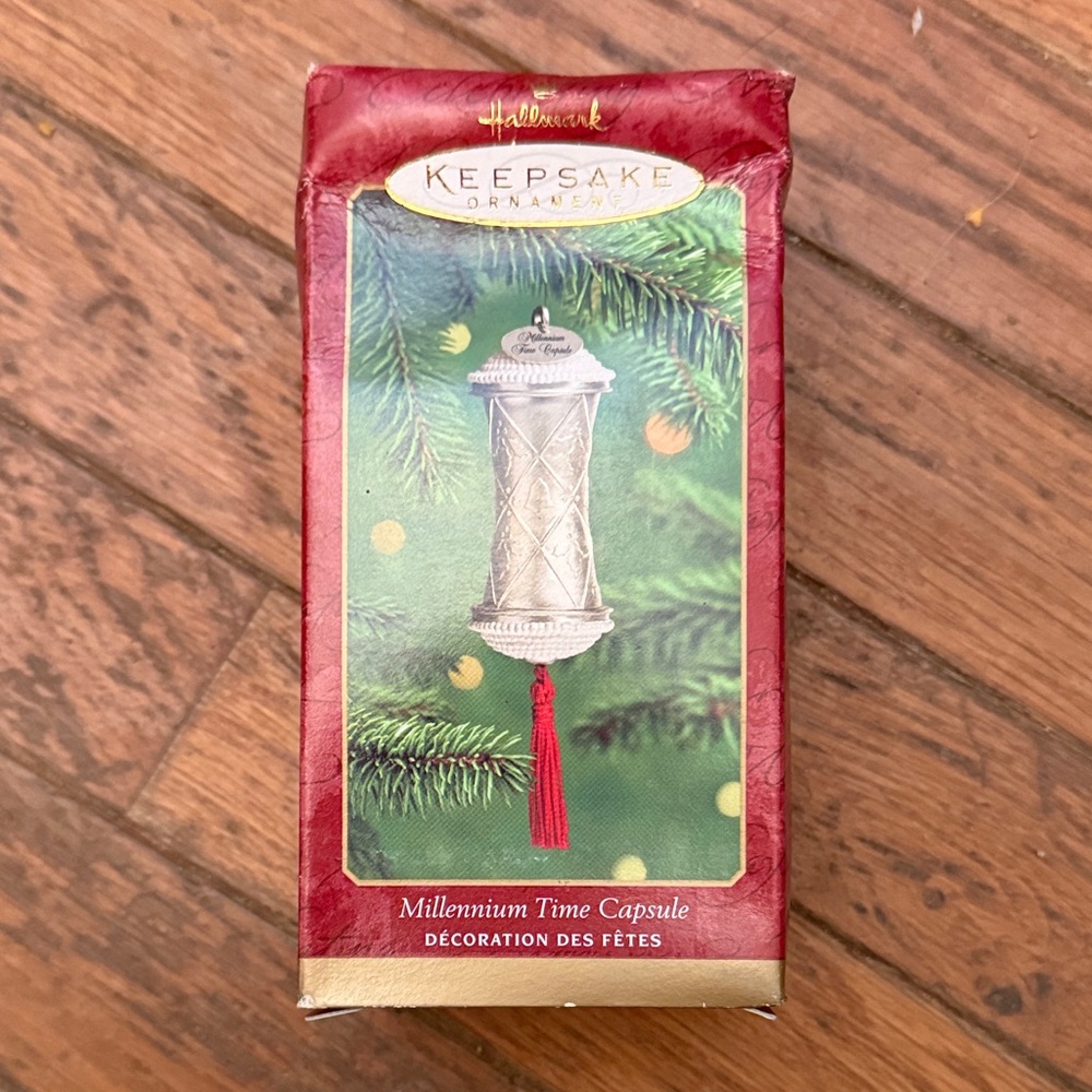 Hallmark Keepsake 2000 Millennium Time Capsule Christmas Ornament NIB
